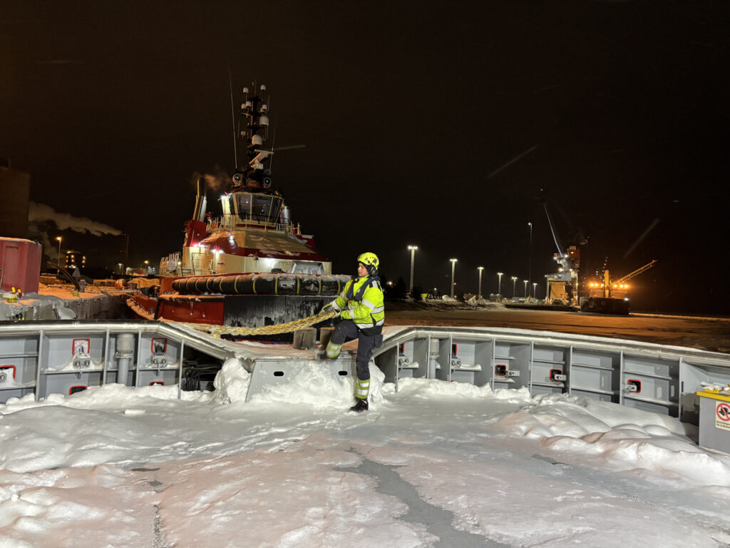 Luleå bogserbåt Luleå hamn is vinter Vilja